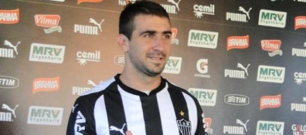 Lucas Pratto é um fenômeno e dá um show à parte Lucas Pratto é um fenômeno e dá um show à parte