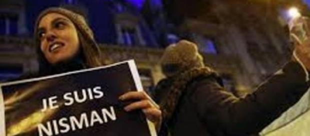 Argentina protesta en francés contra Cristina Argentina protesta en francés contra Cristina