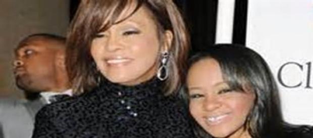 Whitney Houston junto a su hija Bobbi Kristina Whitney Houston junto a su hija Bobbi Kristina