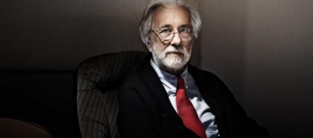 Una bella immagine di Luca Ronconi Una bella immagine di Luca Ronconi