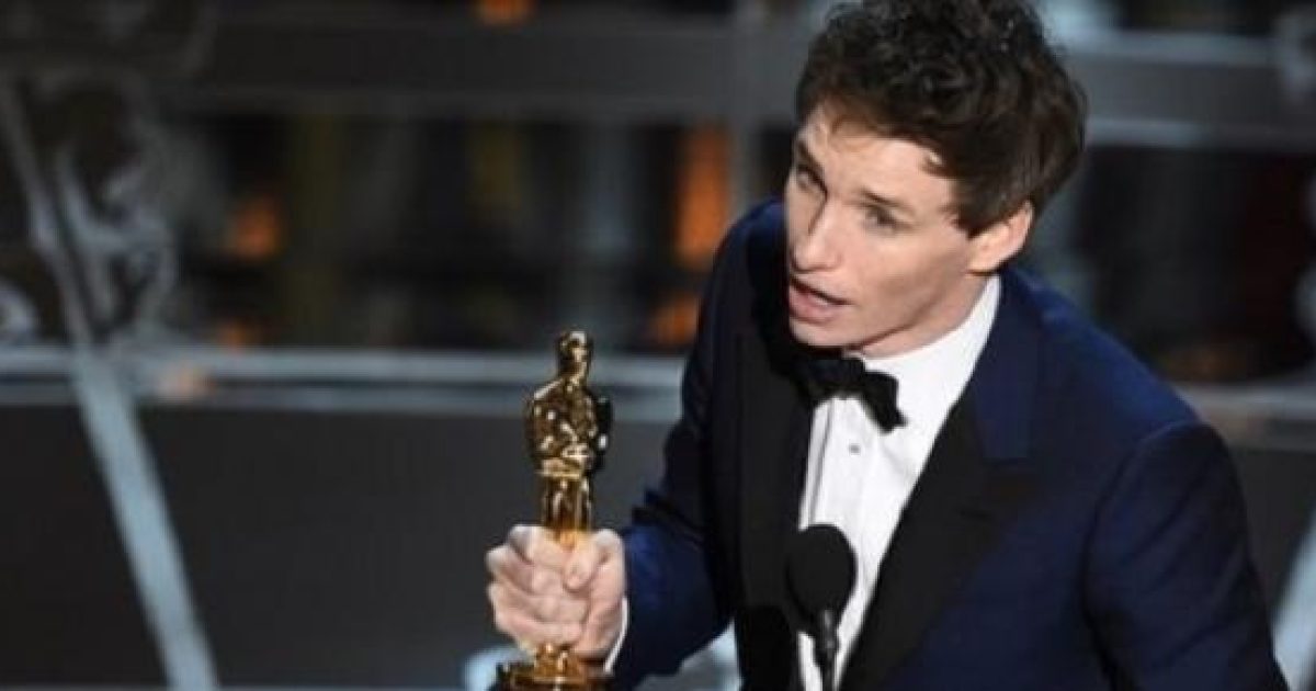 Oscars 2015 Eddie Redmayne Wins The Oscar For Best Actor For His Stephen Hawking