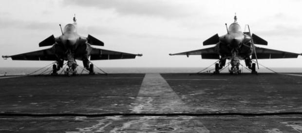 21 avions de combat sont prêts à attaquer l'EI. 21 avions de combat sont prêts à attaquer l'EI.