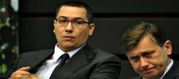 Crina Antonescu il ataca pe Victor Ponta Crina Antonescu il ataca pe Victor Ponta