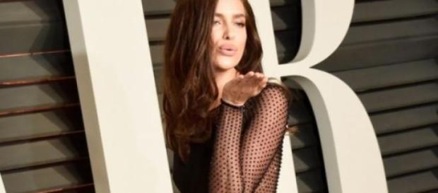 Irina mostrou quase tudo nos Oscar Irina mostrou quase tudo nos Oscar