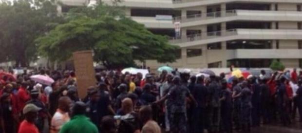 Les manifestations ont lieu à Accra. Les manifestations ont lieu à Accra.