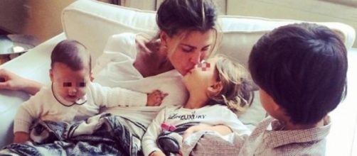 Claudia Galanti in una tenera foto coi figli