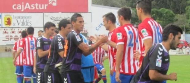 Amistoso en Luarca entre los dos equipos Amistoso en Luarca entre los dos equipos