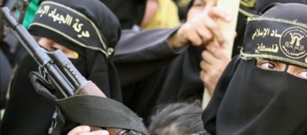Brigada feminina al-Khanssaa patrulha Raqqa Brigada feminina al-Khanssaa patrulha Raqqa