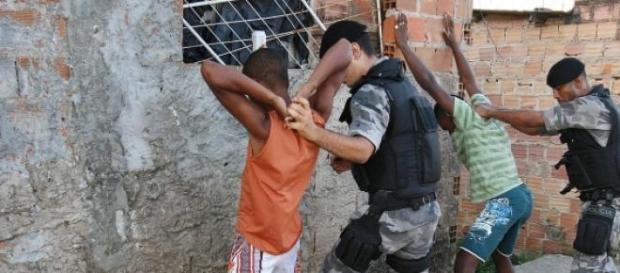Governado do RJ defende penas duras a criminosos Governado do RJ defende penas duras a criminosos