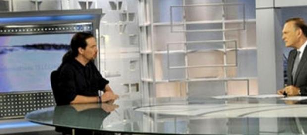 Pablo Iglesias y Pedro Piqueras en Telecinco Pablo Iglesias y Pedro Piqueras en Telecinco