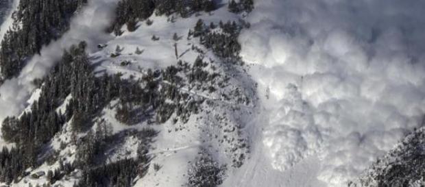 Em 2012, 145 pessoas morreram devido a avalanches. Em 2012, 145 pessoas morreram devido a avalanches.