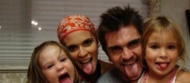 Juanes se divierte junto a su familia Juanes se divierte junto a su familia