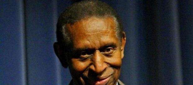 Earl Lloyd morre aos 86 anos Earl Lloyd morre aos 86 anos