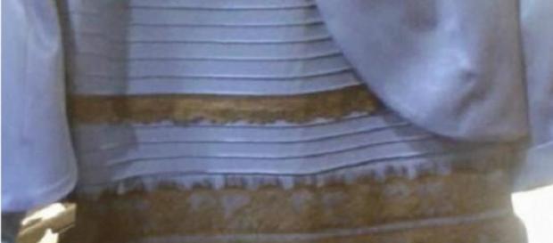 ¿blanco y dorado o azul y negro? ¿blanco y dorado o azul y negro?