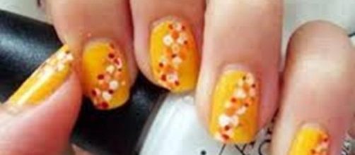 Nail art di tendenza per la primavera 2015.