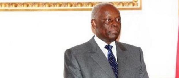 Quebra do petróleo, cortes Orçamentais em Angola. Quebra do petróleo, cortes Orçamentais em Angola.
