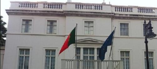 Police Called Out To The Portuguese Consulate In London Last Week 9455