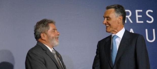 Cavaco Silva está a cumprir o último mandato. Cavaco Silva está a cumprir o último mandato.