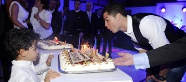 Foto: Facebook Oficial Cristiano Ronaldo | 2014 Foto: Facebook Oficial Cristiano Ronaldo | 2014