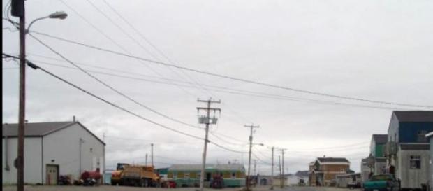 Rue principale de Tasiujaq - Lynette Chubb - CC Rue principale de Tasiujaq - Lynette Chubb - CC