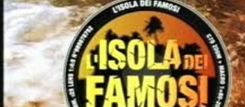 Isola dei Famosi 10: prima lite e primi flirt.