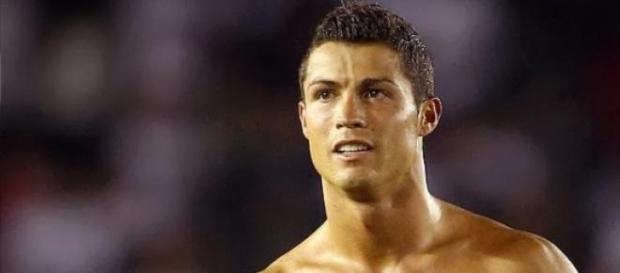 CR7 ajuda-nos a estar em forma. CR7 ajuda-nos a estar em forma.