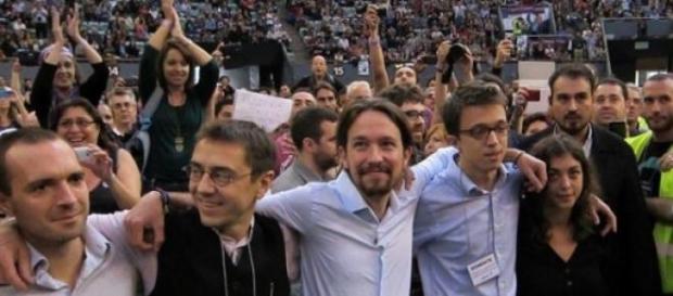 Podemos: primera fuerza en la encuesta sin cocinar Podemos: primera fuerza en la encuesta sin cocinar