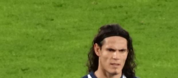 Cavani é avançado do PSG. Cavani é avançado do PSG.