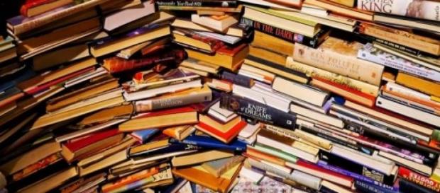 De bonnes occasions pour étoffer une bibliothèque! De bonnes occasions pour étoffer une bibliothèque!