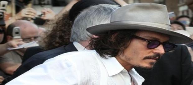 Johnny Depp et Amber Heard se sont dit «oui». Johnny Depp et Amber Heard se sont dit «oui».