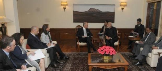 Laurent Fabius a rencontré Narendra Modi en Inde. Laurent Fabius a rencontré Narendra Modi en Inde.