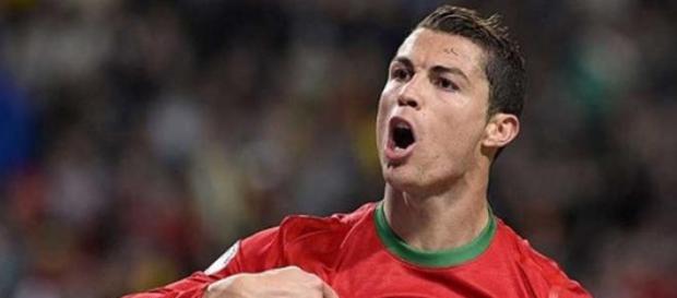 O rei Cristiano Ronaldo faz hoje 30 anos O rei Cristiano Ronaldo faz hoje 30 anos