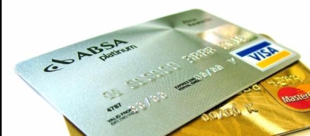 Danos nas finanças e dívida no cartão de crédito Danos nas finanças e dívida no cartão de crédito