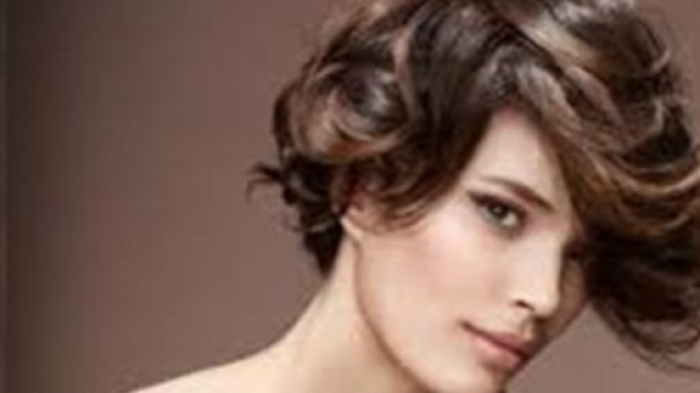 Tagli capelli mossi e lisci 2015.