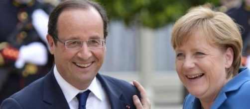 Merkel e Hollande cercano soluzioni per l'Ucraina