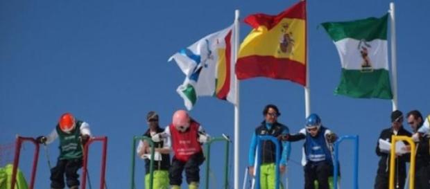 Deportistas esperan el comienzo de la prueba Deportistas esperan el comienzo de la prueba