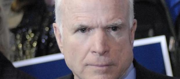 McCain will die EU und Russland entzweien. McCain will die EU und Russland entzweien.