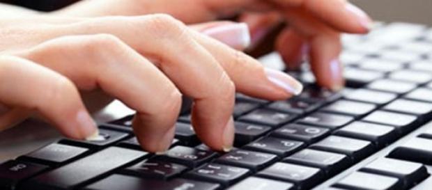 Namoro virtual é a nova opção Namoro virtual é a nova opção
