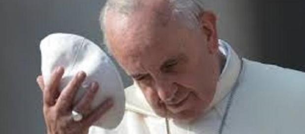 Papa Francesco apre "la Chiesa" alle donne Papa Francesco apre "la Chiesa" alle donne