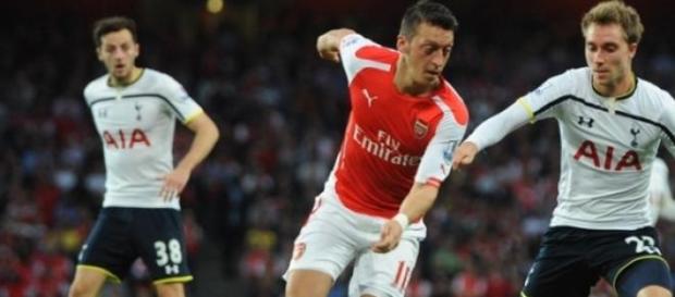 Spurs e Gunners defrontam-se no derby londrino Spurs e Gunners defrontam-se no derby londrino