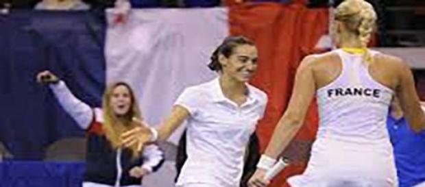 Garcia et Mladenovic lors du double décisif. Garcia et Mladenovic lors du double décisif.