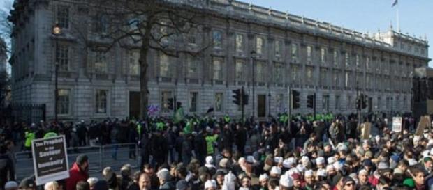 Muslims protesting in London Muslims protesting in London