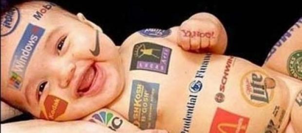O capitalismo está enraizado na sociedade. O capitalismo está enraizado na sociedade.