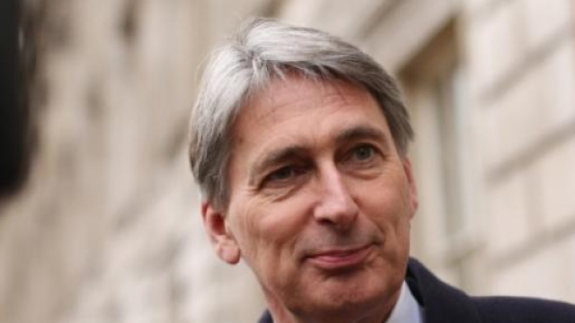 Philip Hammond a qualifiant Poutine de tyran.