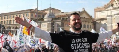Salvini dichiara guerra a Renzi