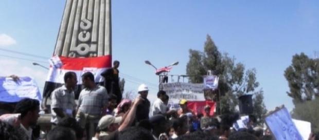 Houthi protesters in Sanaa Houthi protesters in Sanaa
