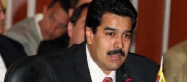 Nicolas Maduro impose un visa aux Américains. Nicolas Maduro impose un visa aux Américains.
