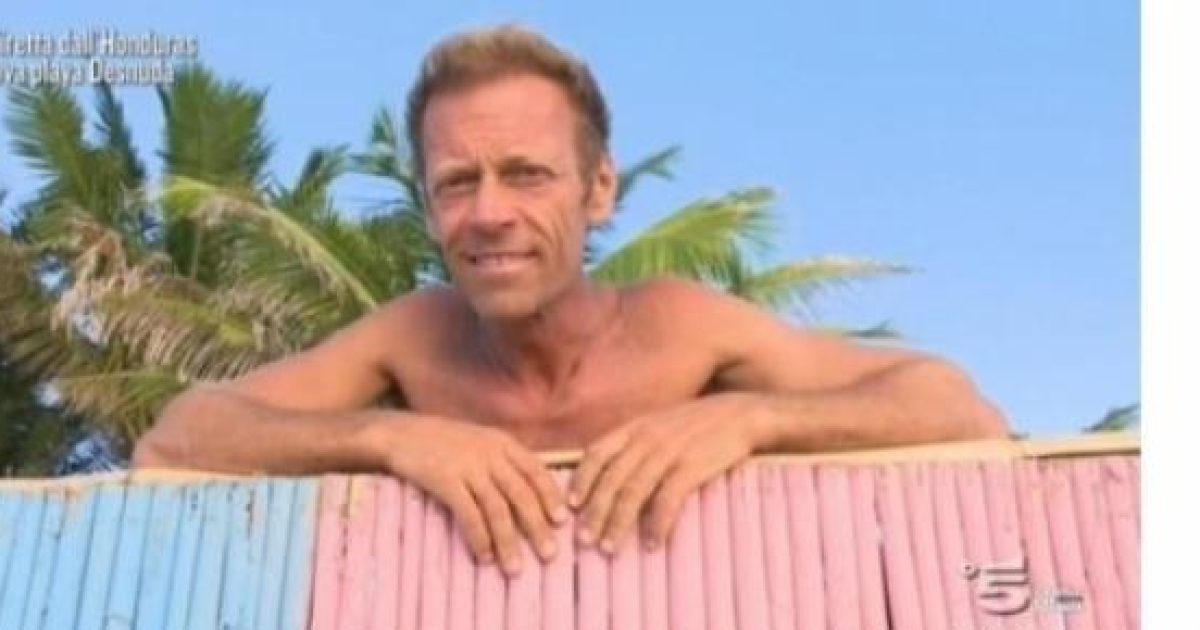 Rocco Siffredi Show All Isola Dei Famosi L Attore Si Spoglia A Playa