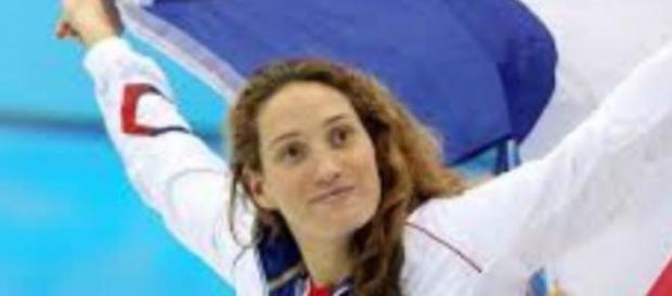 Camille Muffat ex campeona olímpica Camille Muffat ex campeona olímpica