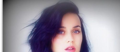 1)  Katy Perry, capelli medi